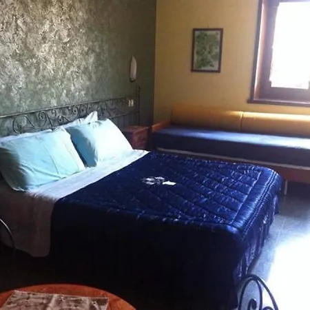 Farm stay B&B Home Holiday Villa Delle Acacie Agriturismo Sala Consilina